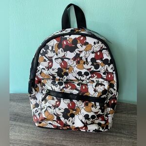 🧁 *NWT* Disney BIOWORLD Classic Mickey Mouse Mini Backpack